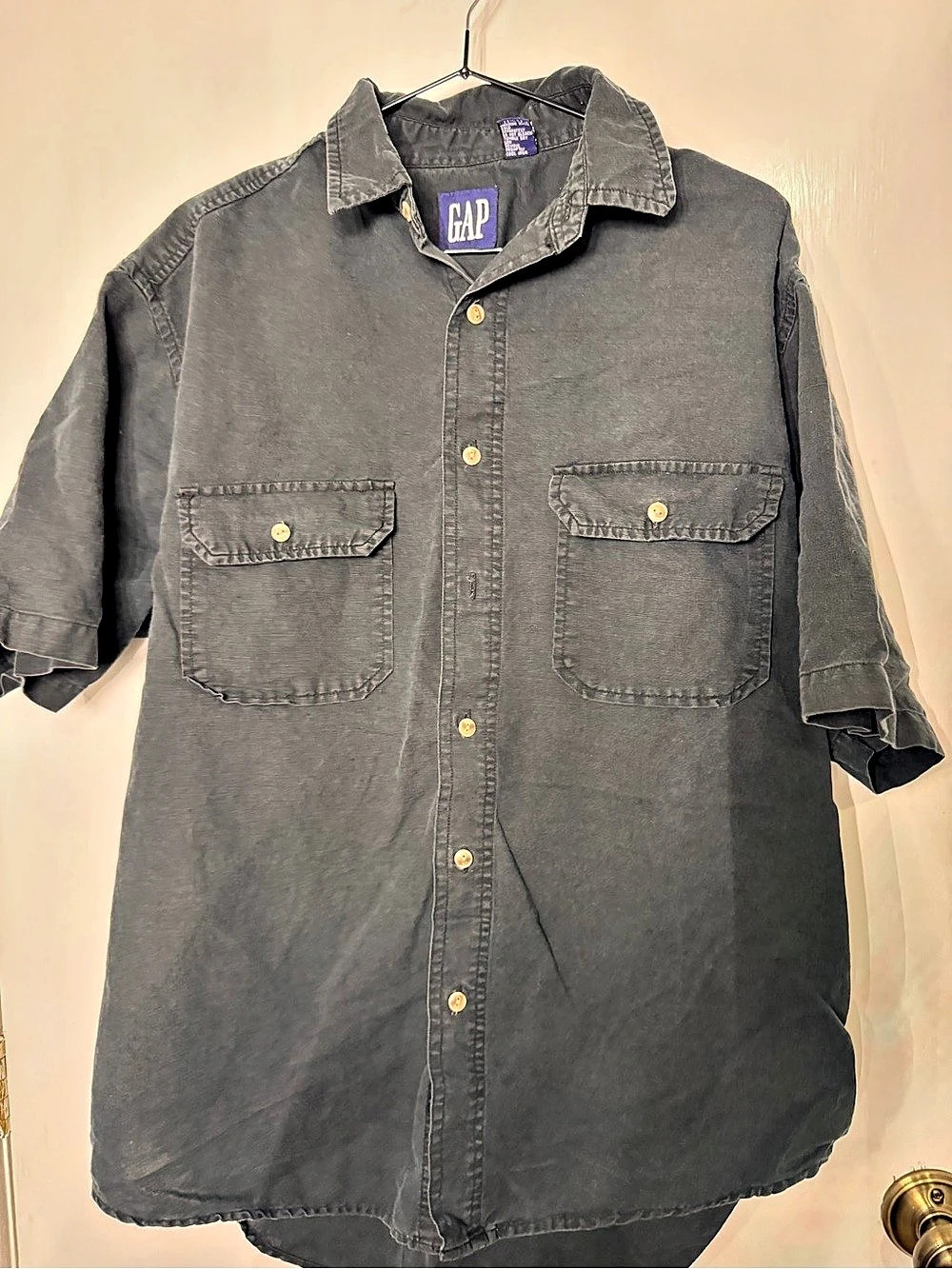 Gap vintage 90’s Short Sleeve Button Down Shirt in Gray Medium